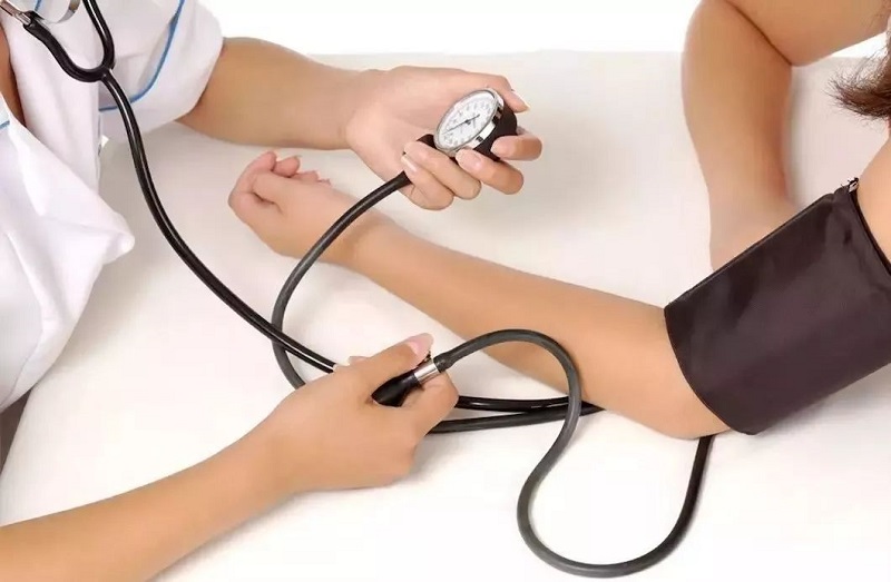 生活中引起血壓升高的食物，如何調(diào)節(jié)血壓升高？